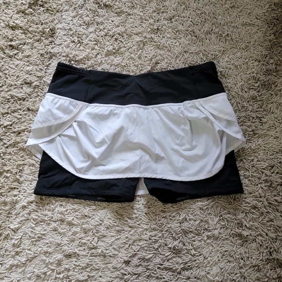 Lululemon shorts/skirt - Picture 1 of 2